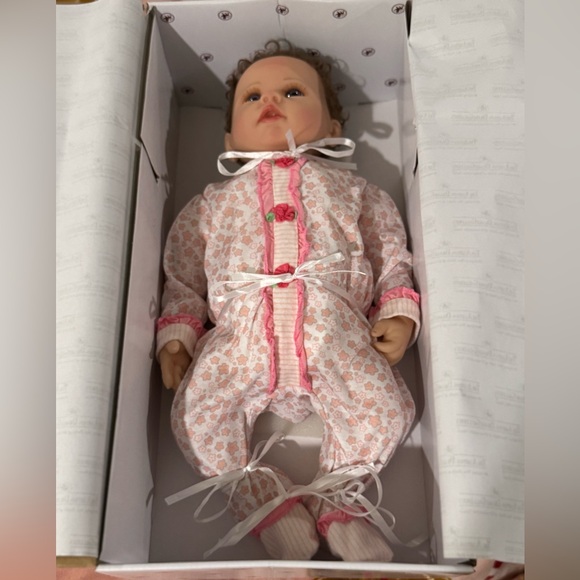 New! The Ashton Drake Collection doll “Katie”! She coos, breaths & more! - Picture 6 of 14